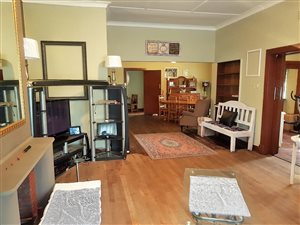 3 Bed House in West Porges