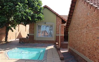 3 Bedroom House in Sonheuwel