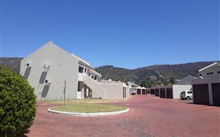 2 Bedroom Townhouse in Paarl
