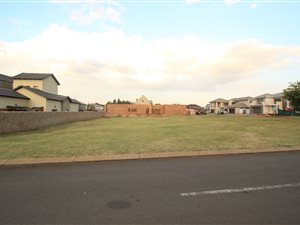 1000 m² Land available in Raslouw Glen