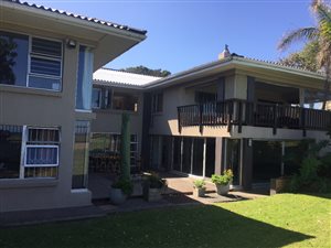 5 Bed House in Gonubie