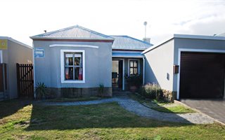 2 Bedroom House in Blouberg Sands