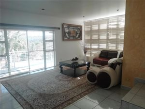 5 Bed House in Oakdene