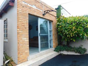 2 Bed Garden Cottage in Park Hill