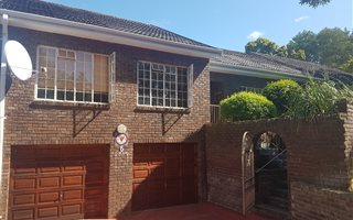 5 Bedroom House in Aviary Hill