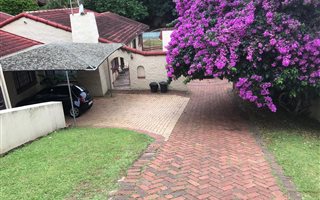 1 Bedroom Garden Cottage in Manor Gardens