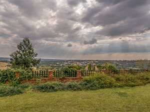 6 Bed House in Irene Glen Estate