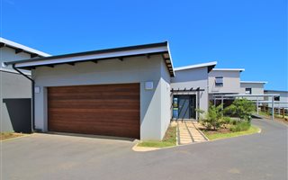 3 Bedroom Townhouse in Palm Lakes Estate