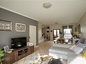 2 Bed House in Harfield Village