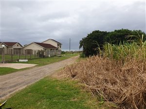 1018 m² Land available in Port Edward
