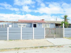 3 Bed House in Steenberg