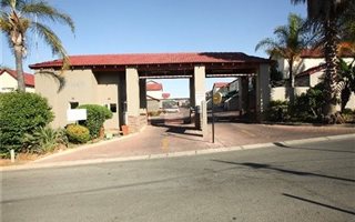 2 Bedroom Townhouse in Bromhof
