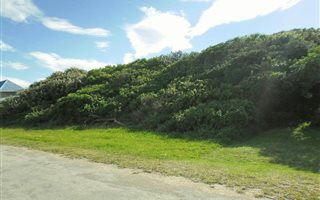 832 m² Land available in Cannon Rocks