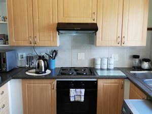 2 Bed Apartment in Die Hoewes