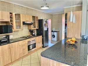 3 Bed House in Thatchfield