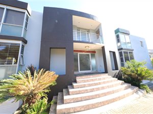 4 Bed House in Plattekloof