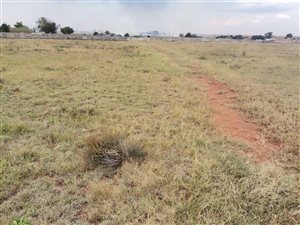 2.7 ha Land available in Vosloorus