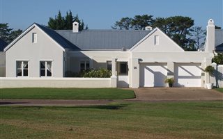 3 Bedroom House in Steenberg Estate