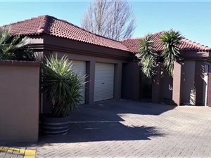 2 Bed Townhouse in Heuwelsig