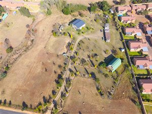 2 ha Land available in Honeydew Manor