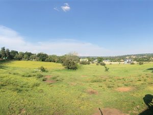 1 ha Land available in Kyalami AH