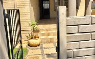 3 Bedroom House in Hurlyvale