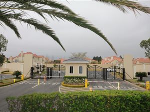 2 Bed Apartment in Carlswald Estate