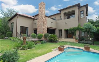 3 Bedroom House in Ebotse Estate