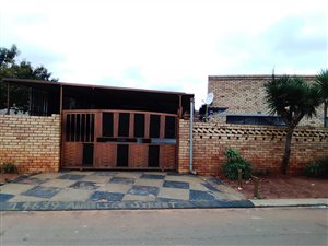 4 Bed House in Protea Glen