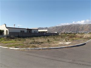 585 m² Land available in Gustrouw