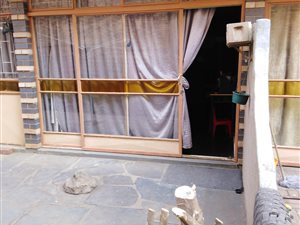 3 Bed Duplex in Sunnyside