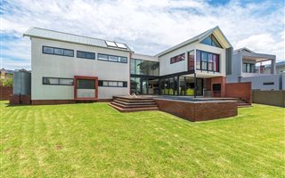 5 Bedroom House in Waterfall Country Estate