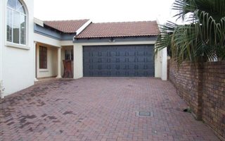 3 Bedroom House in Thatchfield