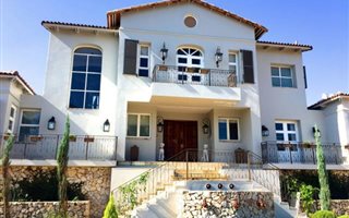5 Bedroom House in Lanseria and surrounds