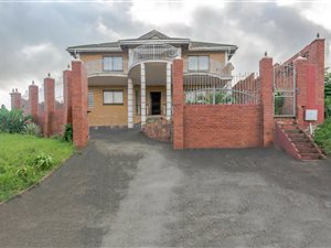 6 Bed House in Vanrova Gardens