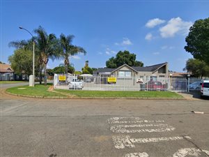 455 m² Commercial space in Parkrand