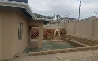 3 Bedroom House in Centenary Park