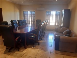 450 m² Commercial space in Rosslyn