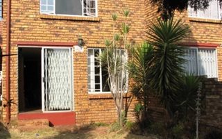 2 Bedroom Duplex in Zwartkop