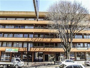 Commercial space in Alberton