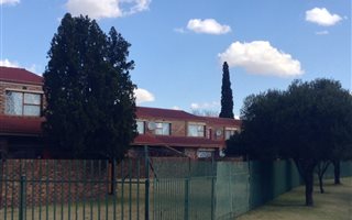 2 Bedroom Townhouse in Vanderbijlpark CE3