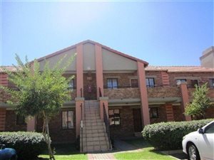 2 Bed Townhouse in Mooikloof Ridge