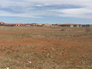 840 m² Land available in Carletonville