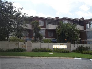 3 Bed Apartment in Fairmount