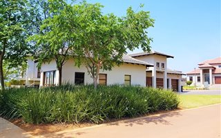 5 Bedroom House in Country View Estate
