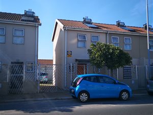 2 Bed House in Pelikan Park