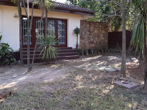 4 Bed House in Lynnwood Glen