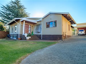 4 Bed House in Oakdene