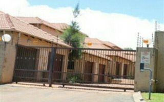 3 Bedroom Townhouse in Bedfordview