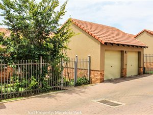 3 Bed Townhouse in Moreleta Park